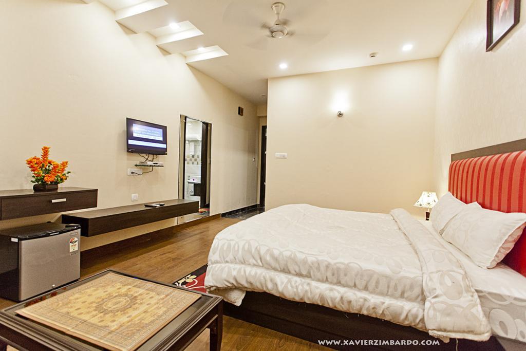 Vrindāvan Hotel Krishna International מראה חיצוני תמונה