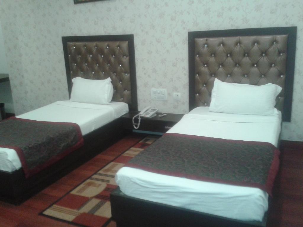 Vrindāvan Hotel Krishna International חדר תמונה