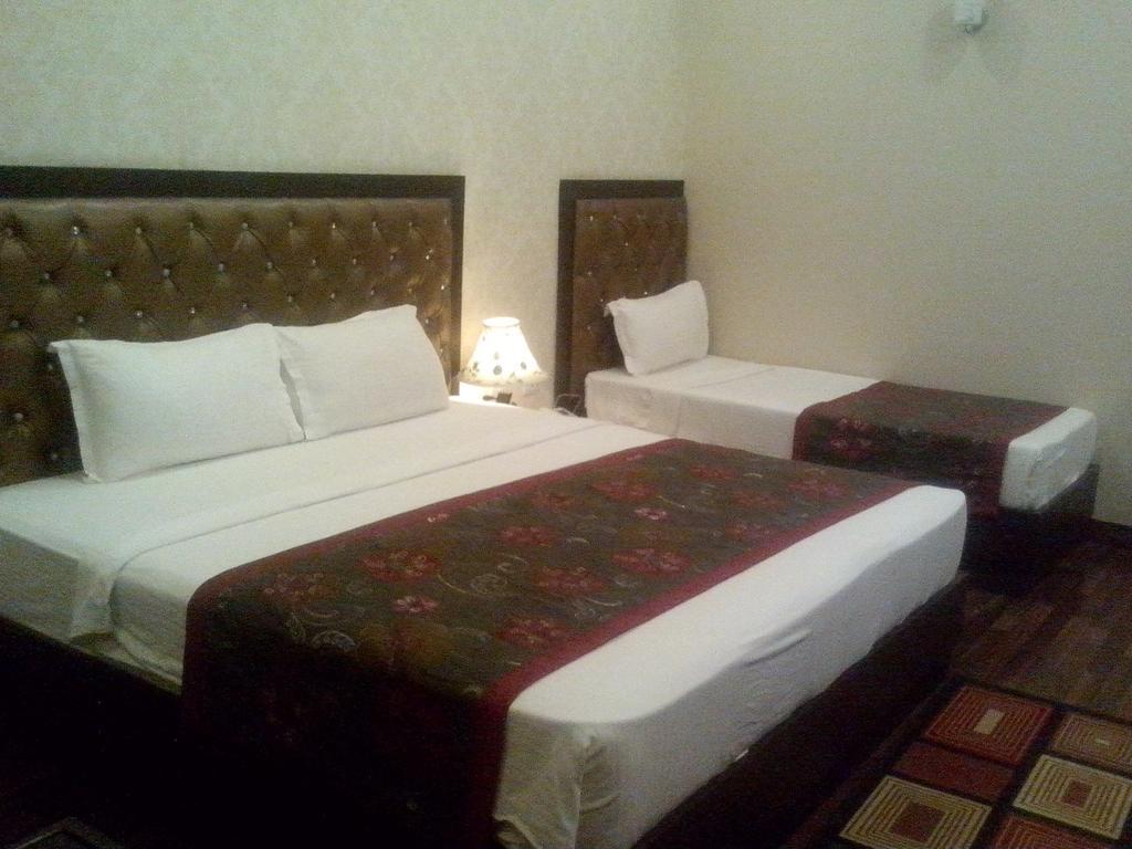 Vrindāvan Hotel Krishna International חדר תמונה