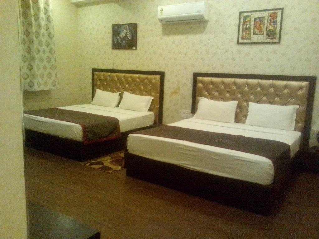 Vrindāvan Hotel Krishna International חדר תמונה
