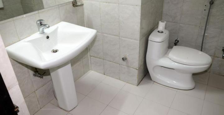 Vrindāvan Hotel Krishna International מראה חיצוני תמונה