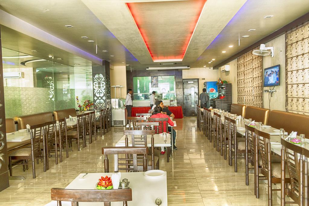 Vrindāvan Hotel Krishna International מראה חיצוני תמונה